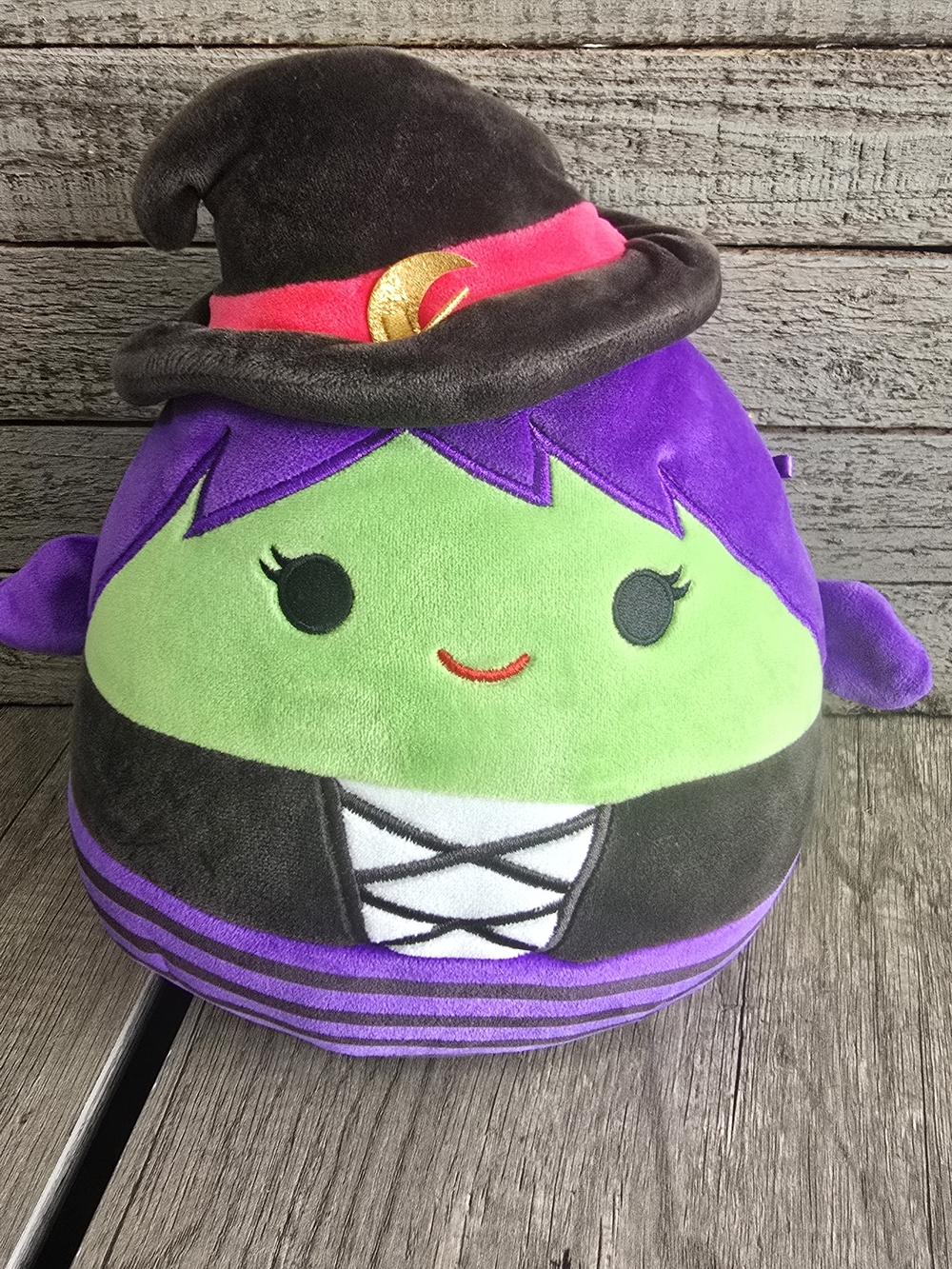 Roslyn The Witch, an official Halloween-themed Squishmallows plush toy.
